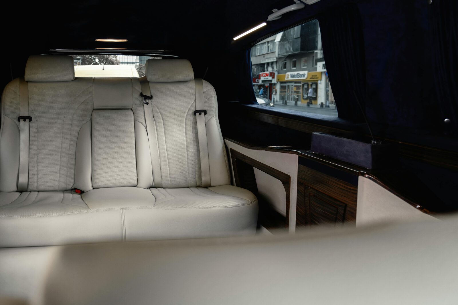 Premium leather interior of the LXRIDE chauffeur car